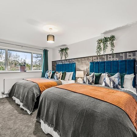 Elegant Retreat In Cheltenham - Garden & Parking Included Kültér fotó