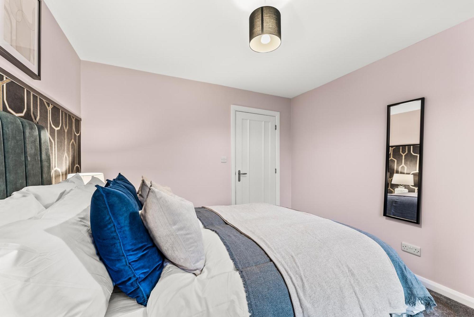 Elegant Retreat In Cheltenham - Garden & Parking Included Kültér fotó