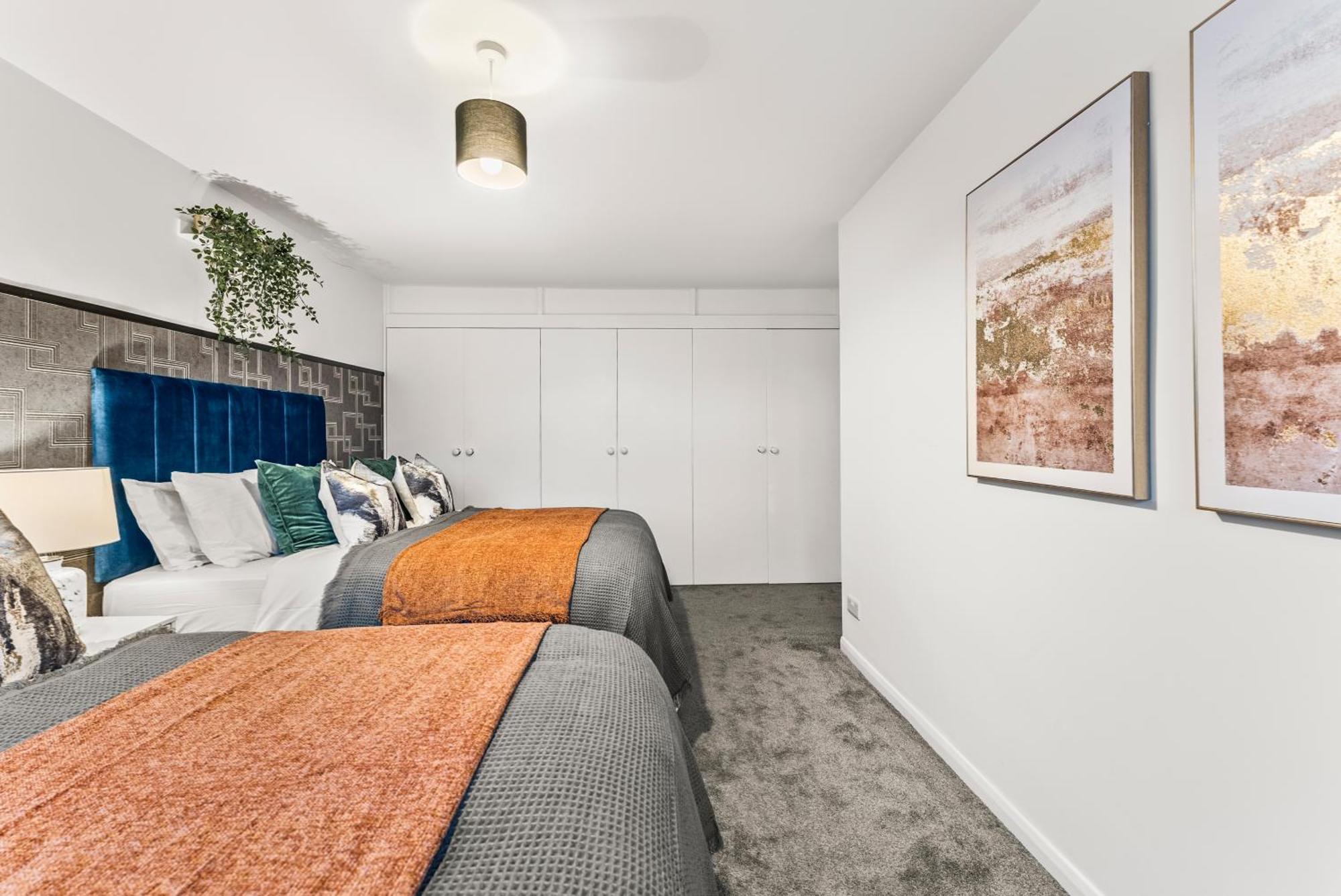 Elegant Retreat In Cheltenham - Garden & Parking Included Kültér fotó