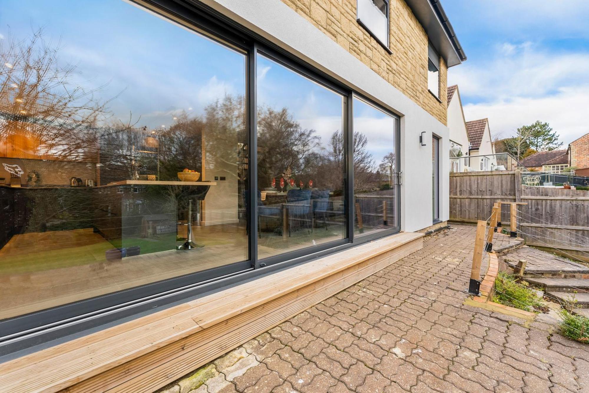 Elegant Retreat In Cheltenham - Garden & Parking Included Kültér fotó