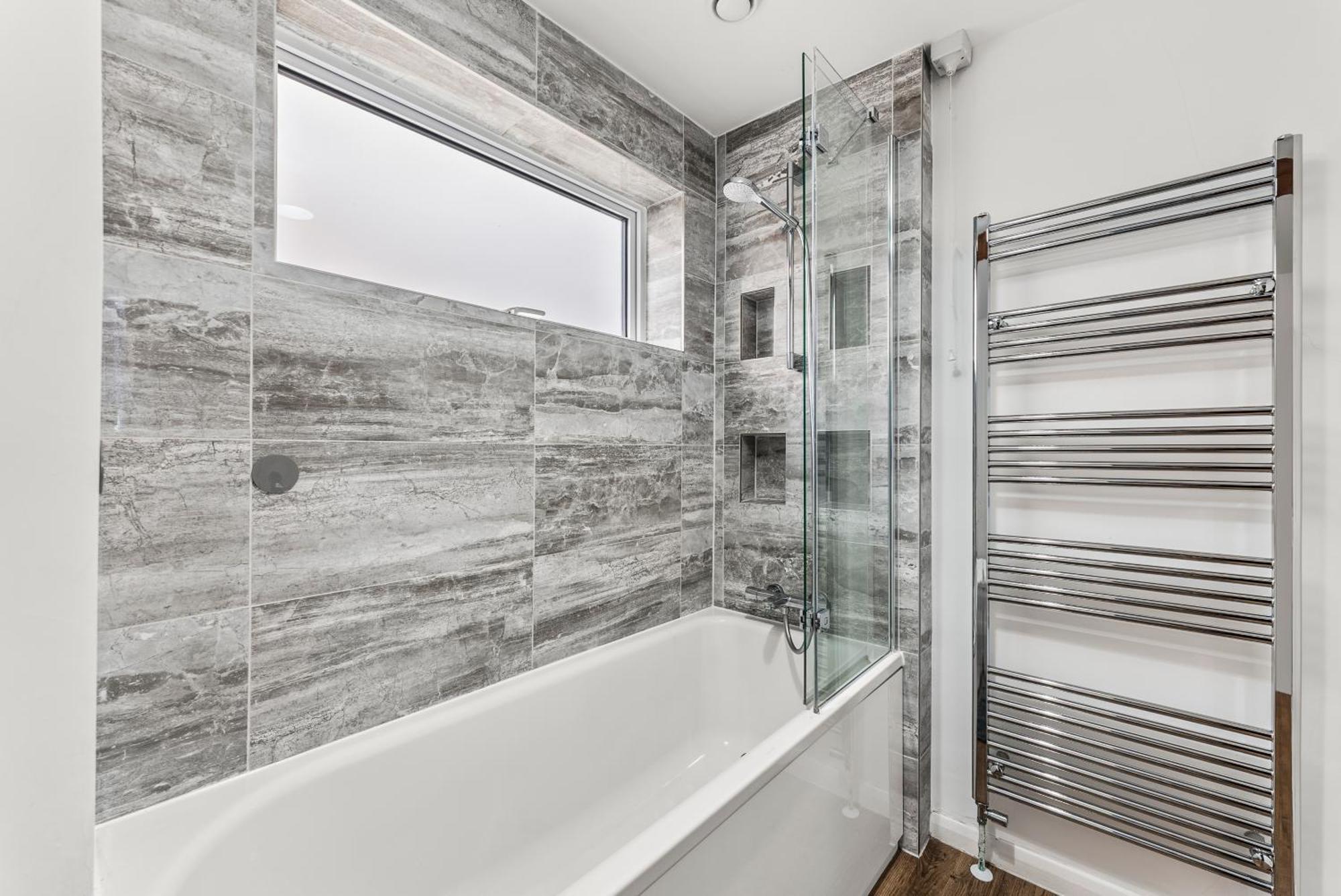 Elegant Retreat In Cheltenham - Garden & Parking Included Kültér fotó