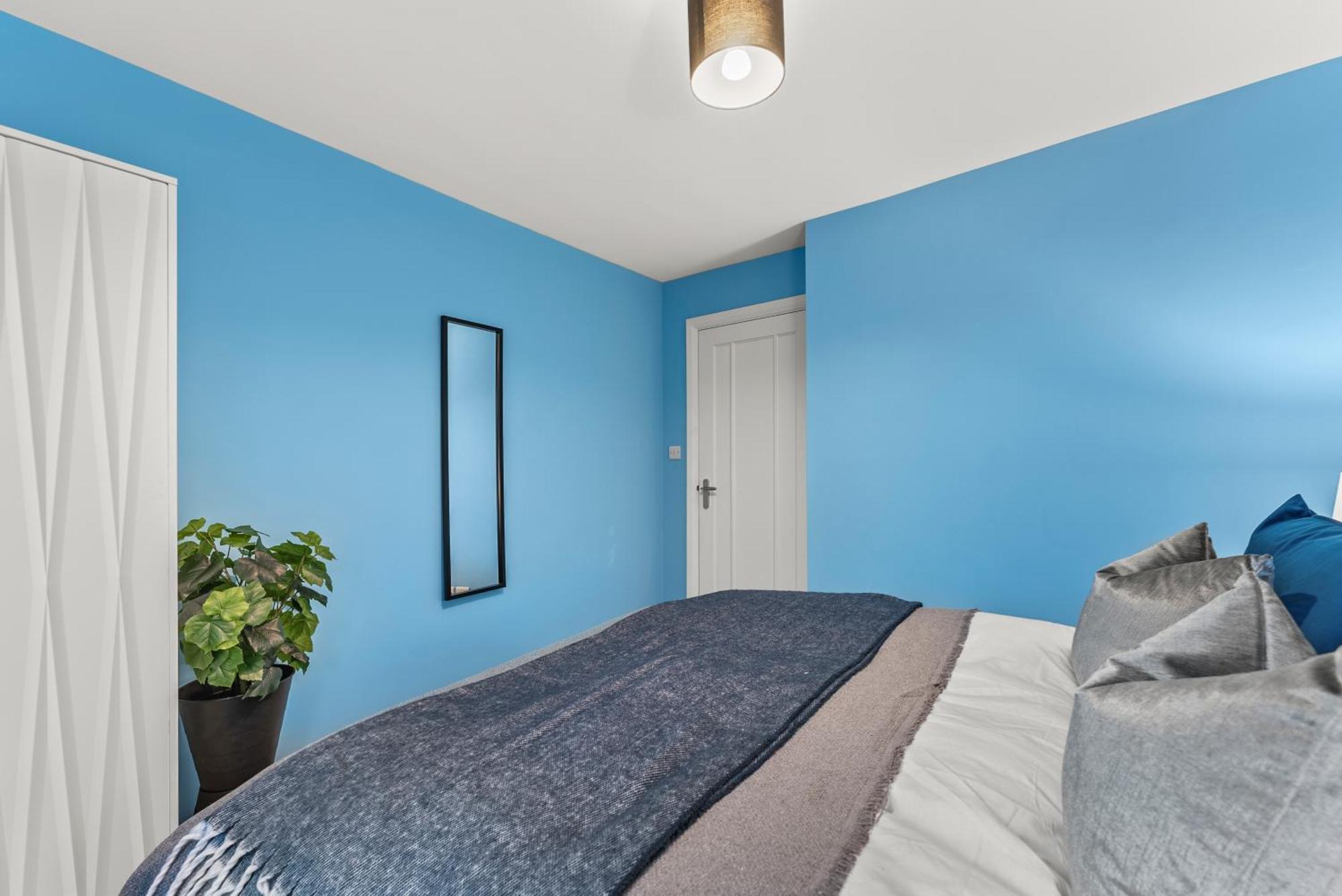 Elegant Retreat In Cheltenham - Garden & Parking Included Kültér fotó