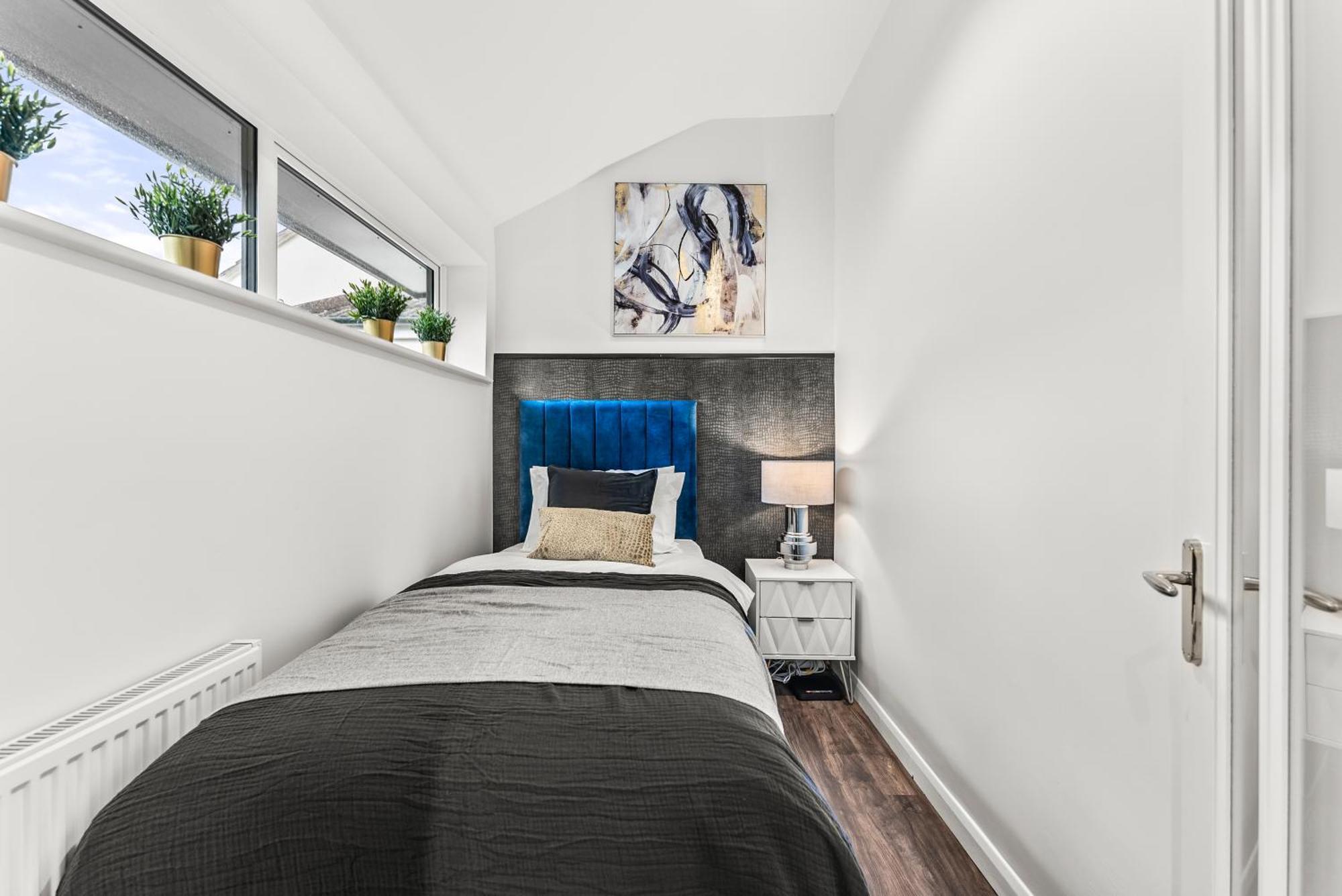 Elegant Retreat In Cheltenham - Garden & Parking Included Kültér fotó